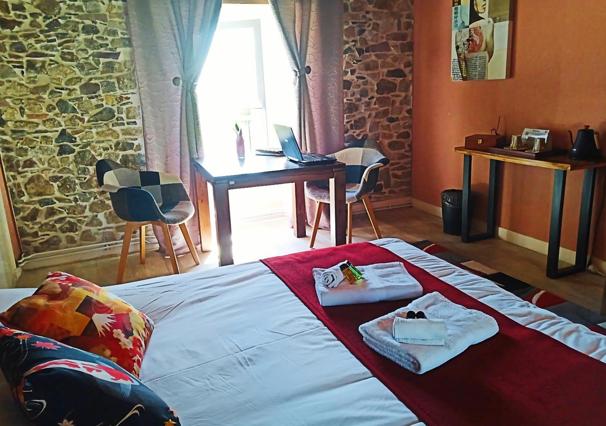 La Synchronicite - Chambres D'Hotes Saint-Sauveur-Villages ภายนอก รูปภาพ